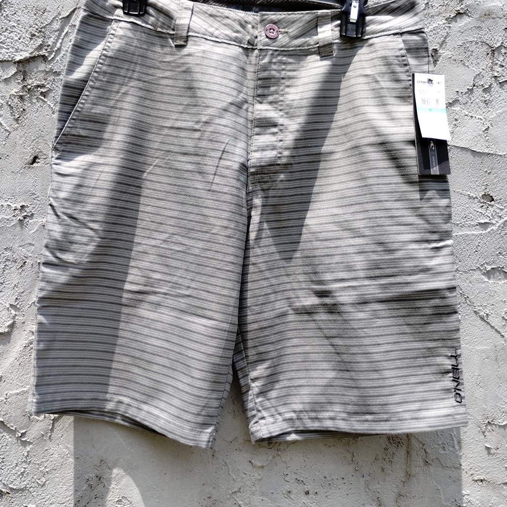 NEW!! O'Neill Gray Striped Shorts.  SZ 31 Waist